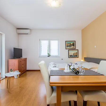 Guest house Antonella Malinska